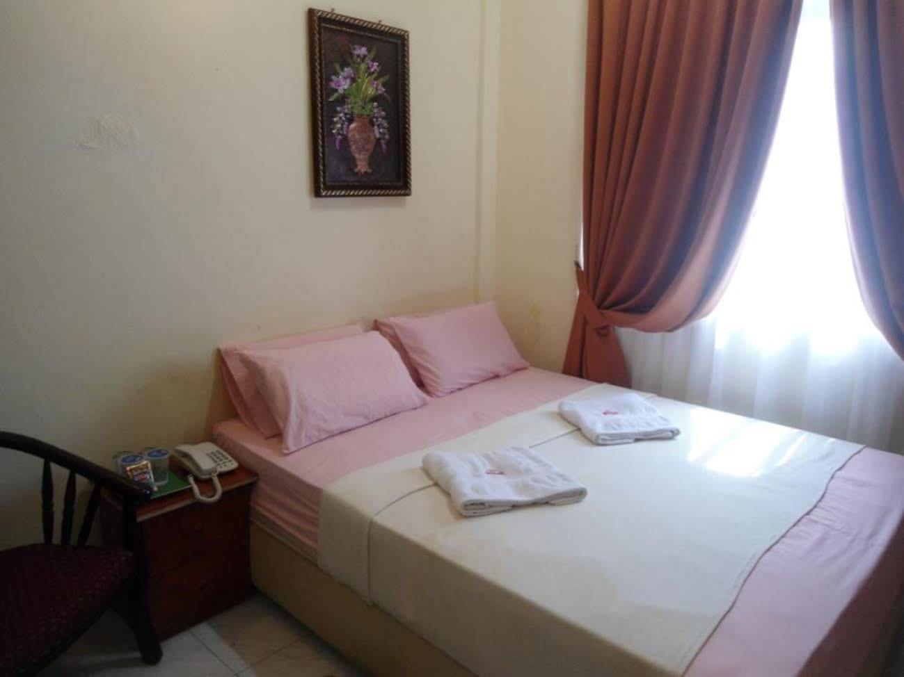 Hotel Teratai Tenang Kuala Terengganu Dış mekan fotoğraf